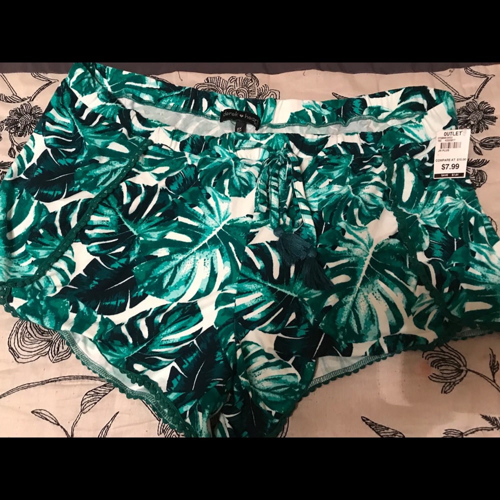 Derek Heart Shorts NWT